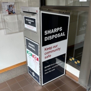 ARXGbyReconomy_Sharps-Disposal-Drop-Box_Healthcare-Clinical-Retail-Pharmacy-Law-Enforcement-Hospitals-Healthcare-Tattoos-Veterinarians_Customer7